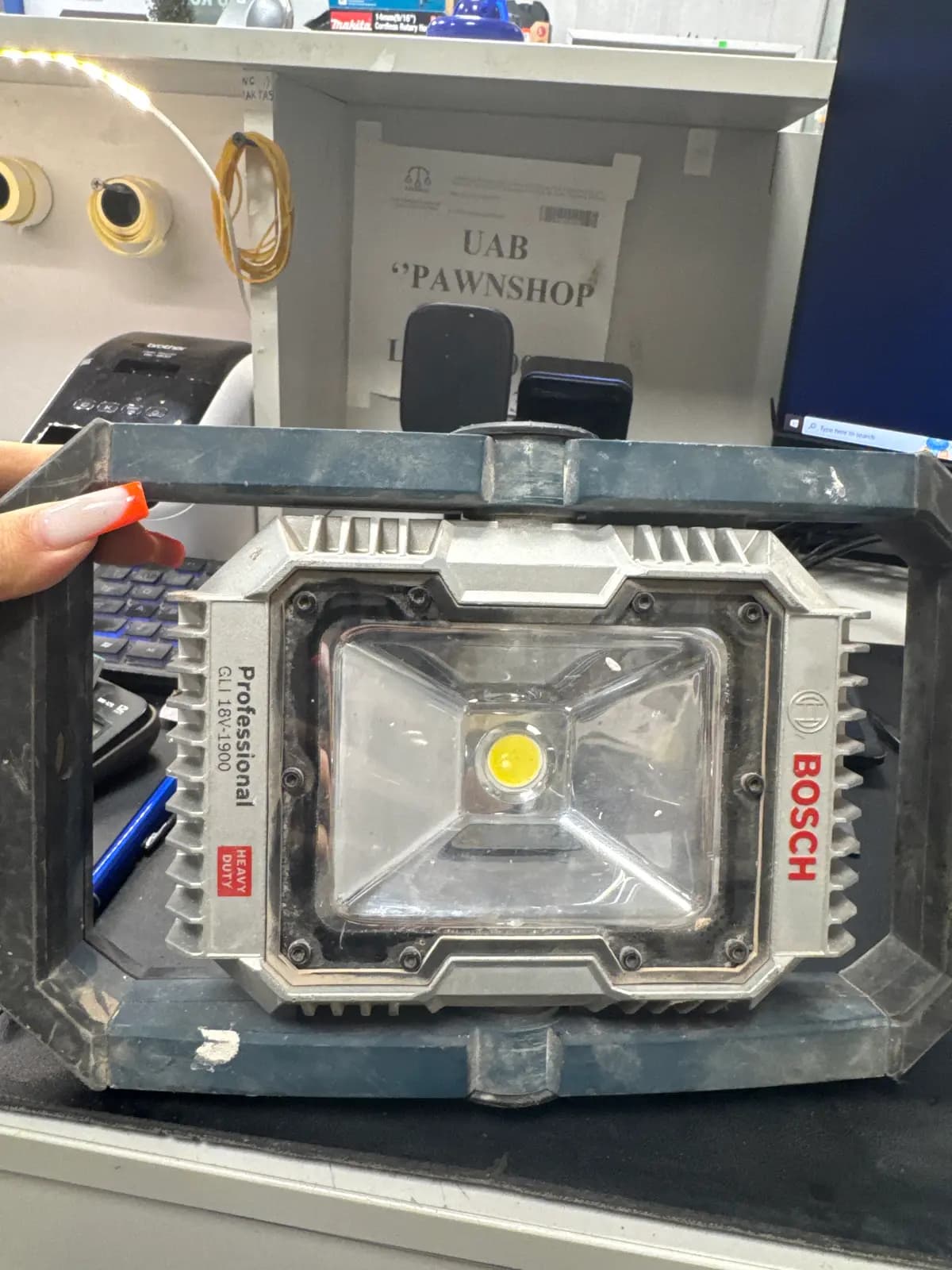 Bosch gli18v-1900 prozektorius