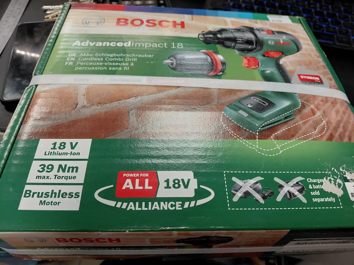 Smūginis suktuvas-gręžtuvas Bosch AdvancedImpact 18