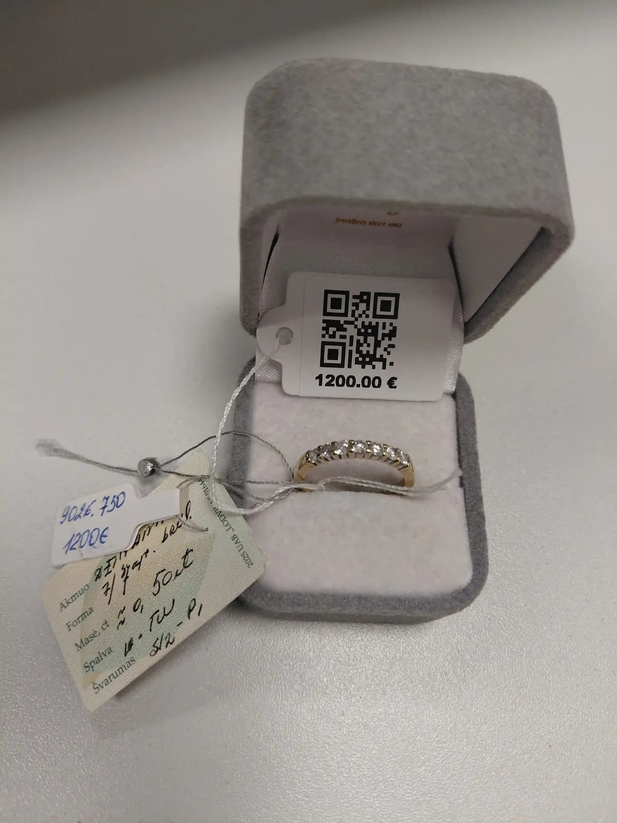 Žiedas su briliantais 7 vnt., 0,5ct., sertifikato Nr. 380013