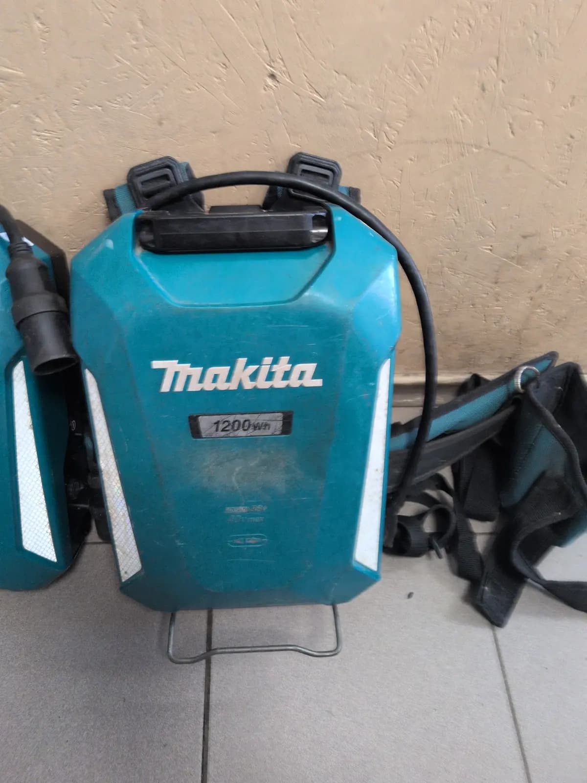 MAKITA 1200 Wh baterija su kuprine