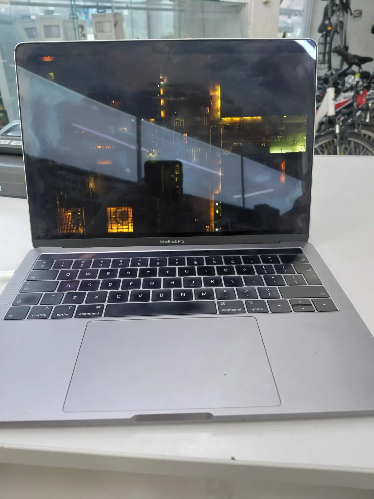 MacBook pro 13 2019