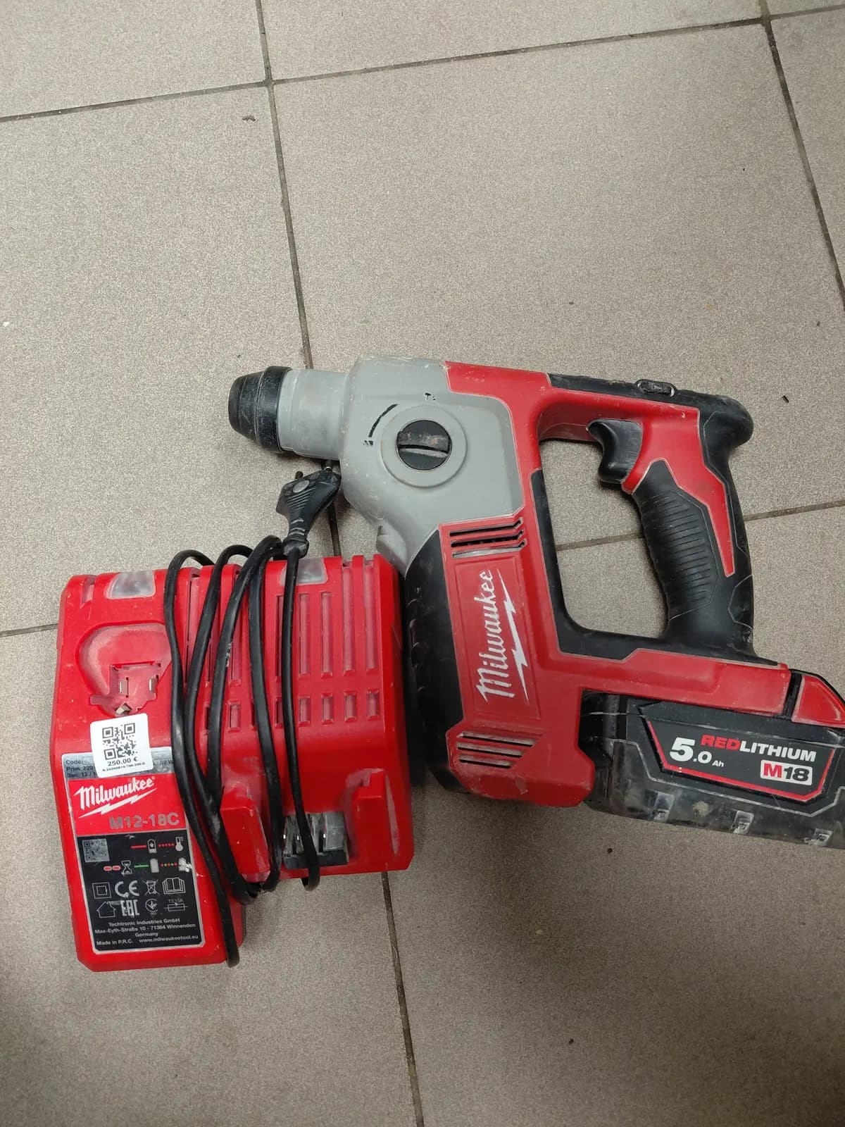 Statyb instr milwaukee perf BH akumas 5Ah + pakrovejas