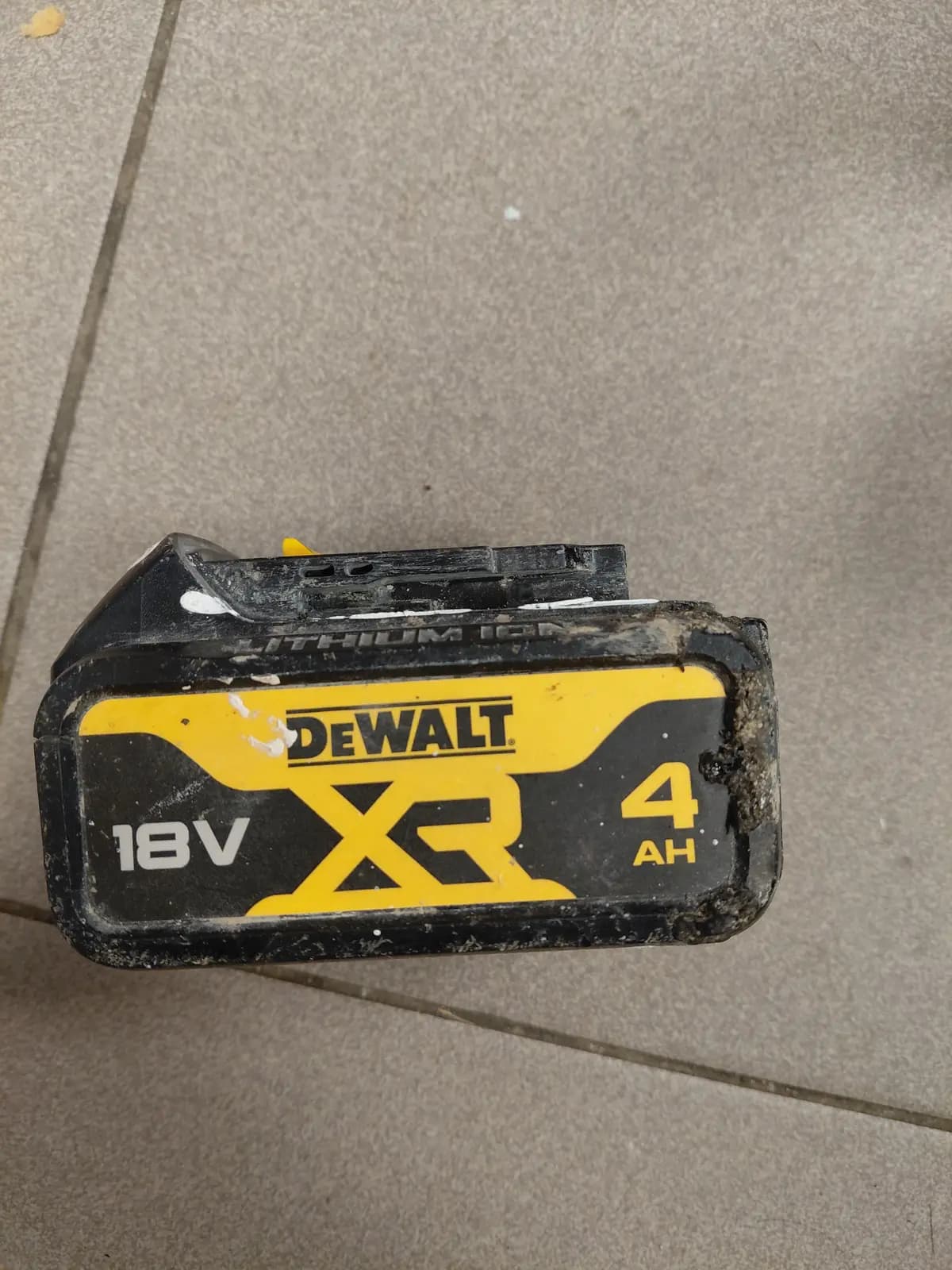 Dewalt akumas 4ah