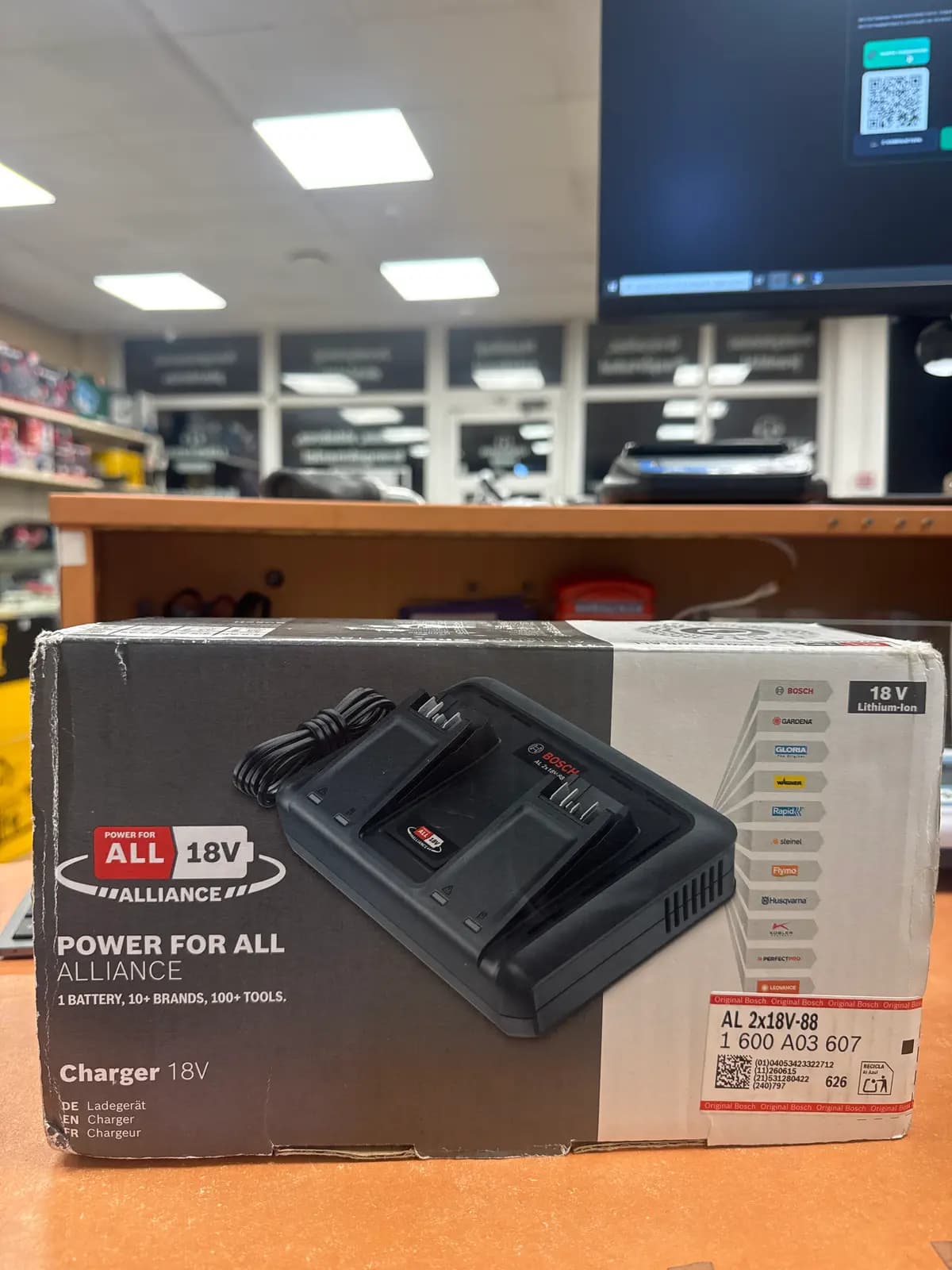 BOSCH Charcher 18V
