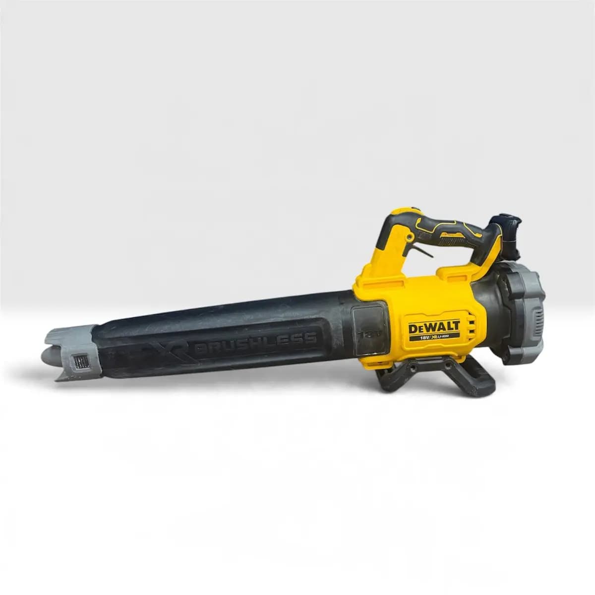 Akumuliatorinis lapų pūstuvas DeWalt DCMBL562, 18 V, (be akum. ir krov.)