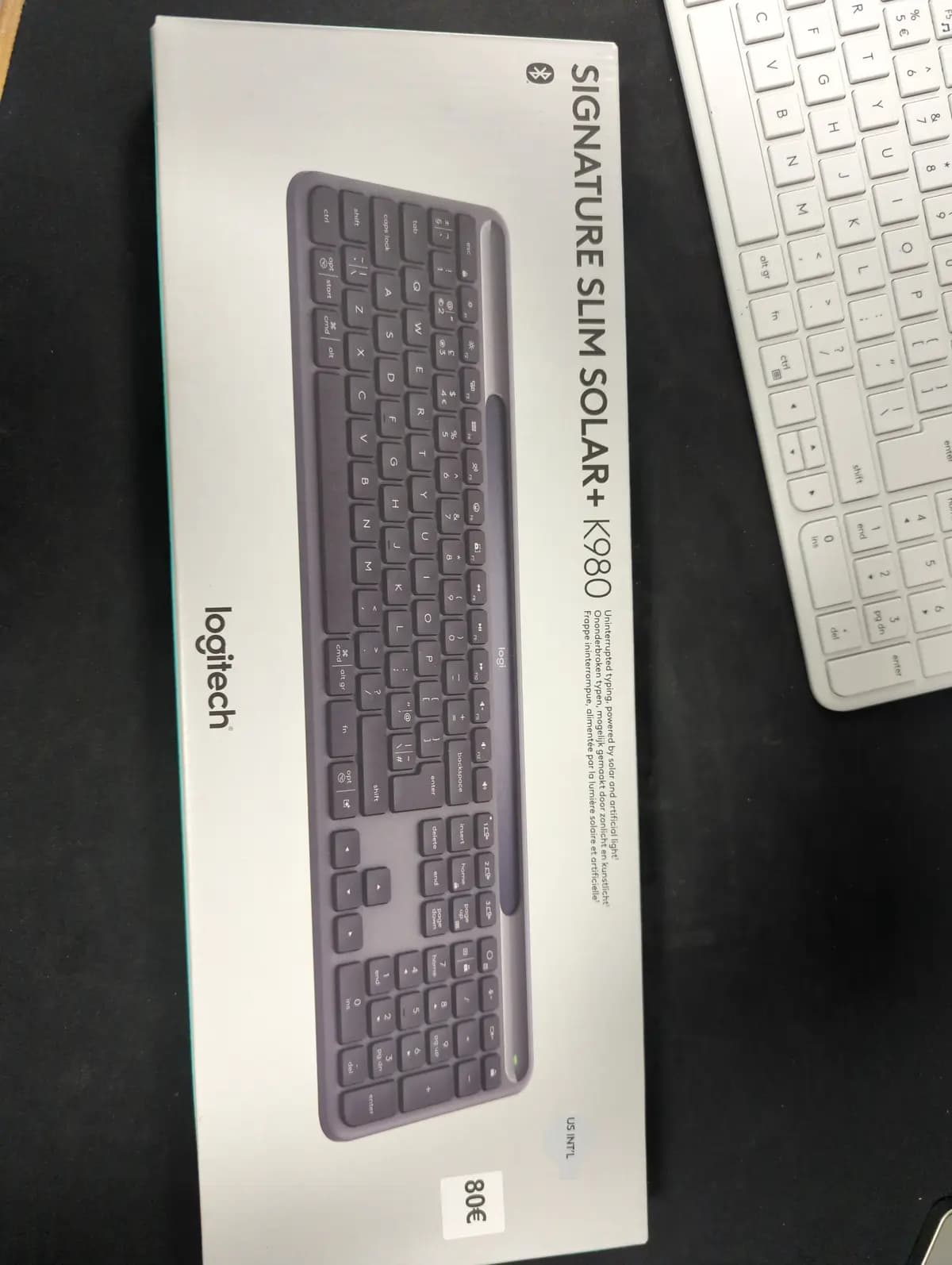Logitech Signature Slim Solar+ wireless keyboard K980