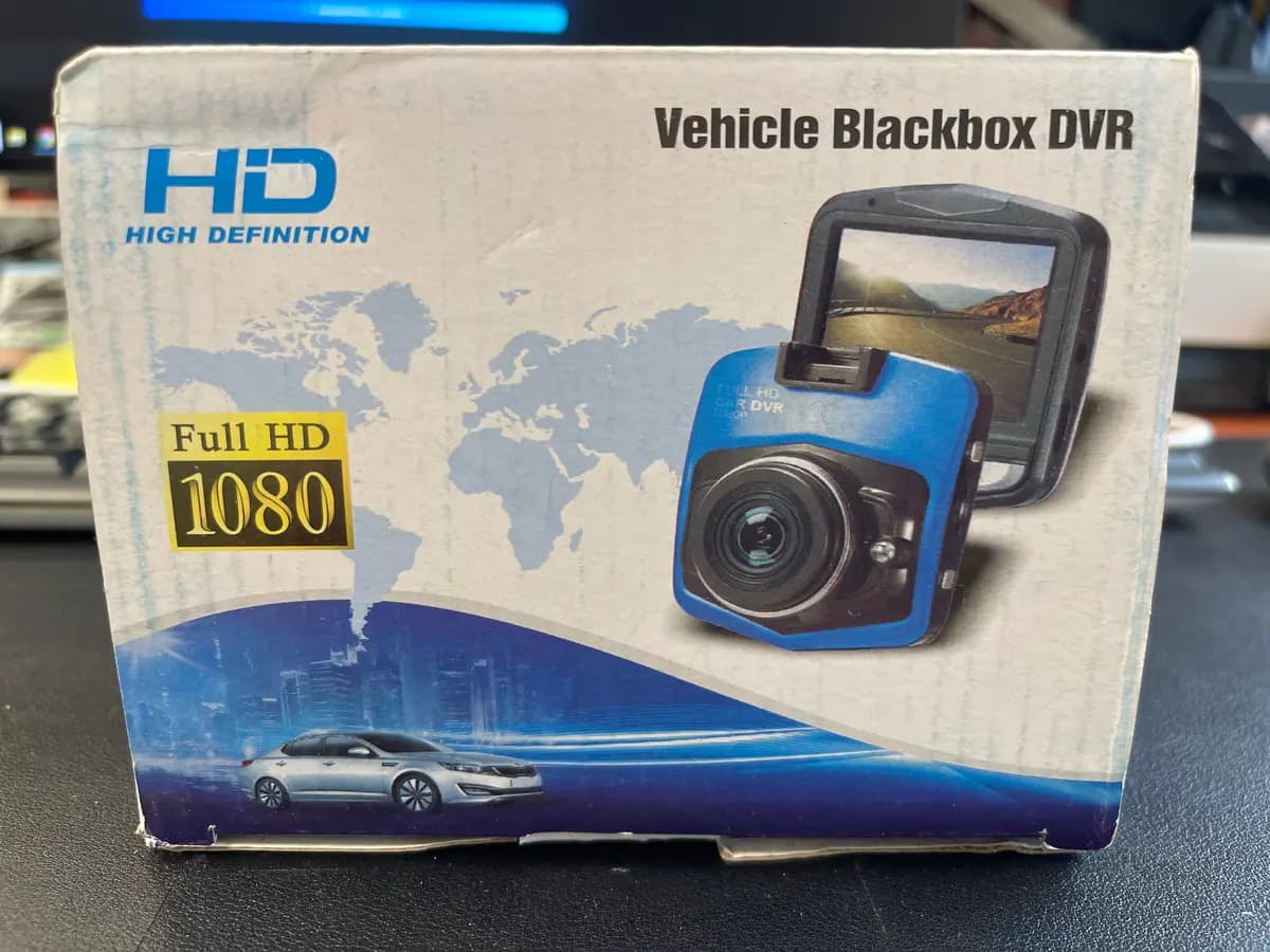 „iWear GT4 HD“ automobilio vaizdo registratorius su G jutikliu, 1080p HD, 140° plataus kampo, 2,4 colio LCD ekranu