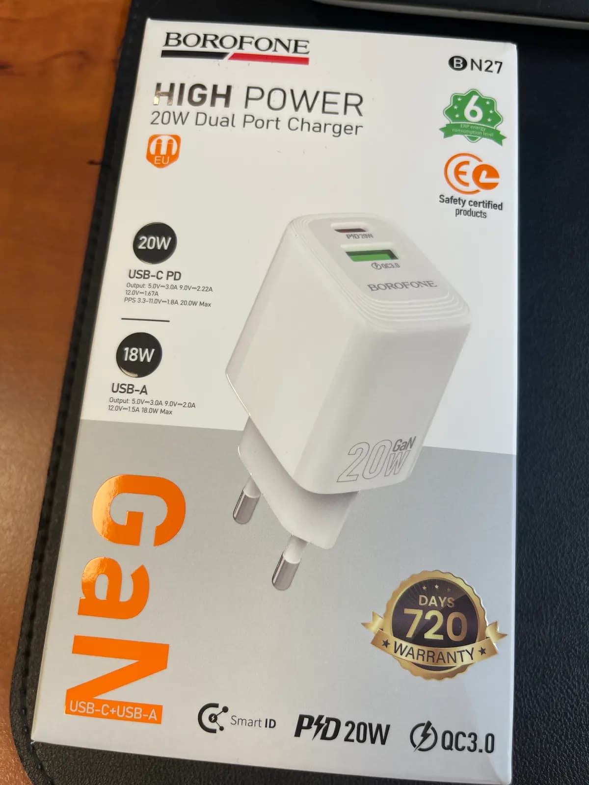 Įkroviklis Borofone BN27 20W USB-C/USB-A baltas