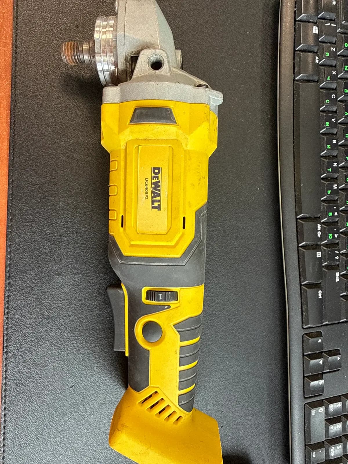 Kampinis slifuoklis DeWalt be akum