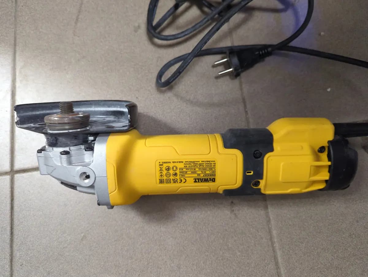 Dewalt kampinis slifuoklis