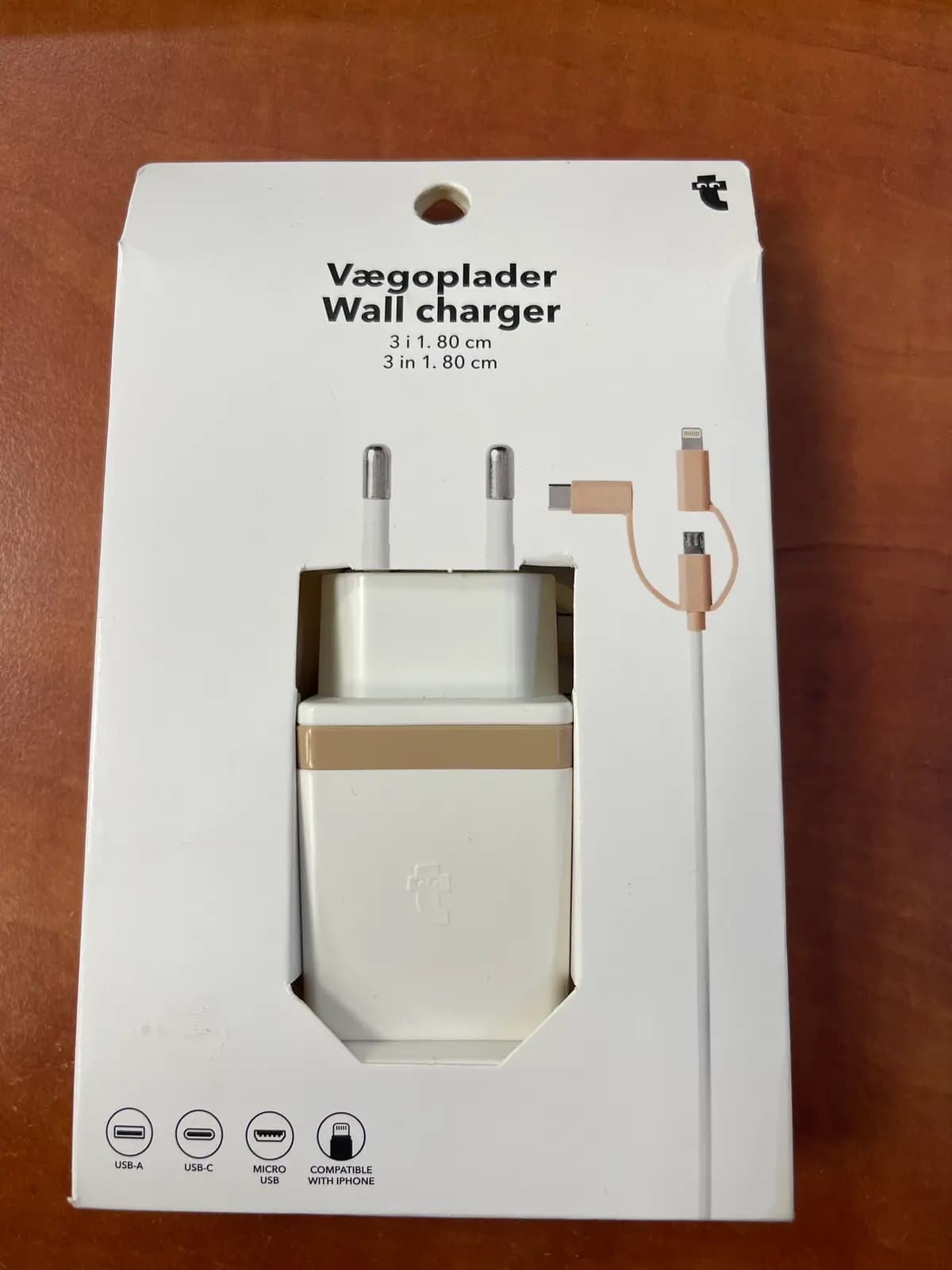 3 viename įkroviklis (USB, „Lightning“, USB-C)
