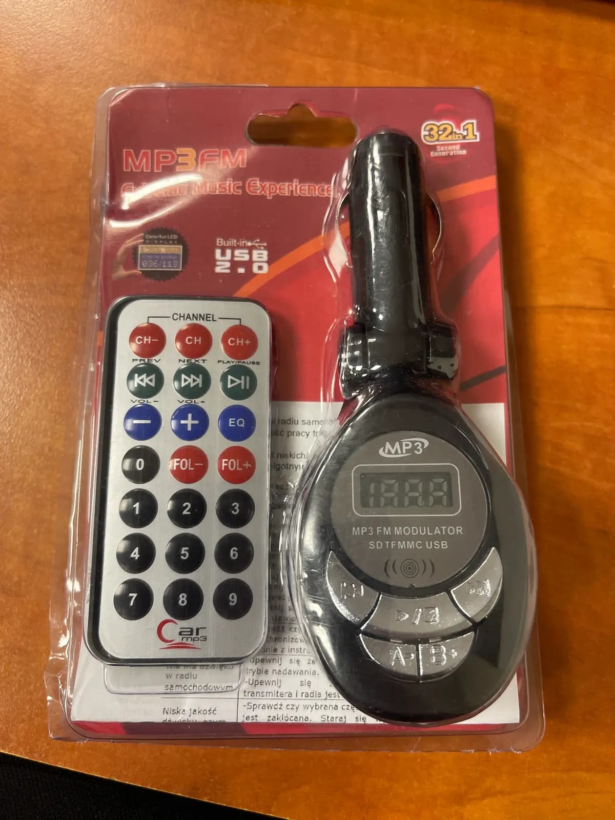 MP3 grotuvas su FM moduliatoriaus siųstuvu ir LCD ekranu